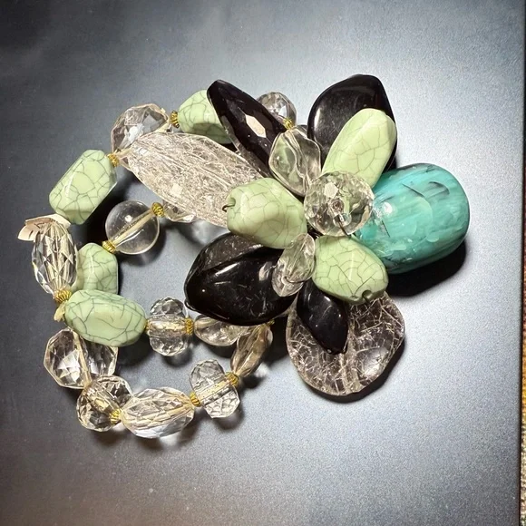 Chic Crystal and Semi-Precious Stone Bracelet - Picture 3 of 8